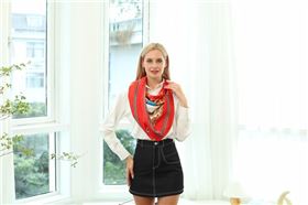 真絲圍巾和桑蠶絲圍巾哪個(gè)好