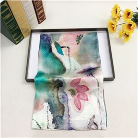 真絲圍巾怎么洗&mdash;&mdash;真絲圍巾、真絲絲巾、圍巾品牌