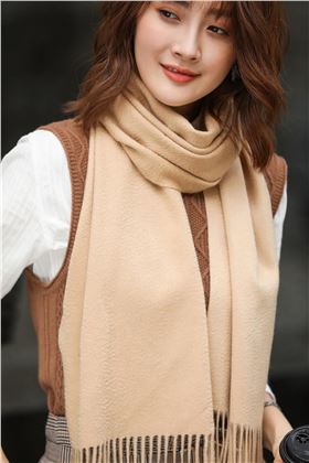圍巾怎么系好看&mdash;&mdash;真絲圍巾，真絲絲巾，羊絨圍巾