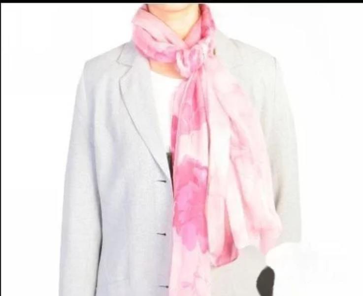 真絲長絲巾怎么系