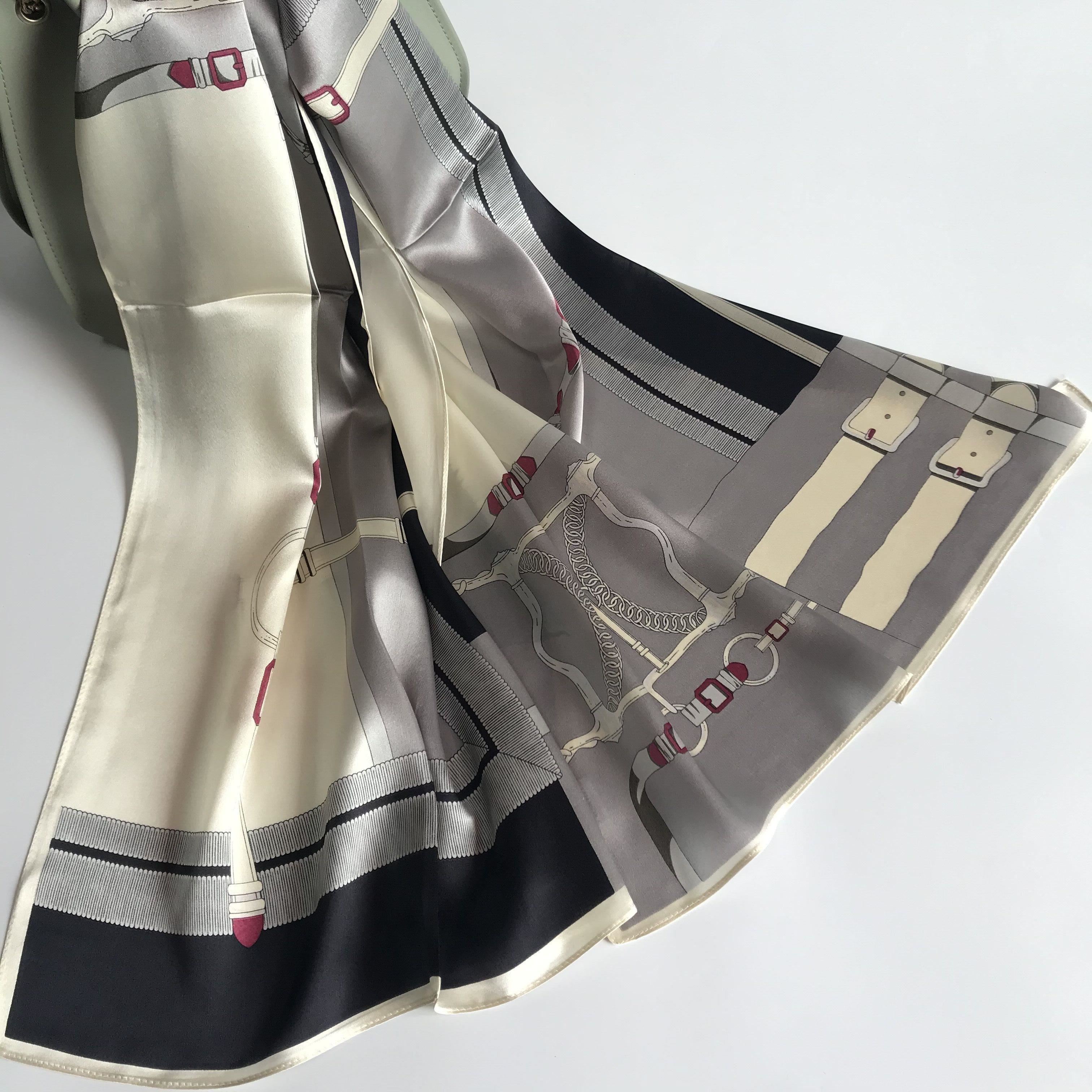 識別真絲圍巾材質的方法。